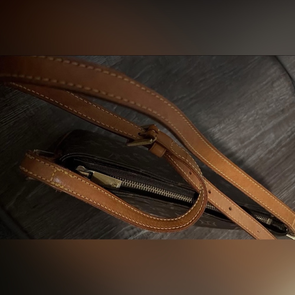 Authenticated- Vintage Louis Vuitton LV Trotter Bag - adjustable strap - Picture 15 of 15